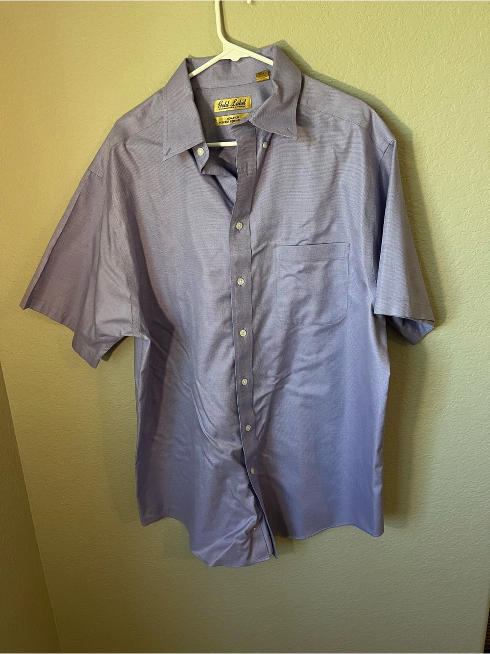 Gold Label Roundtree & Yorke Men’s XLT Purple Non-Iron Short Sleeve Shirt